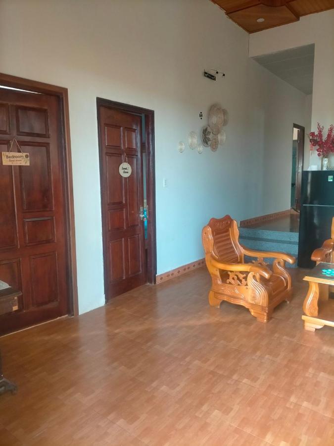 Ly's Homestay *